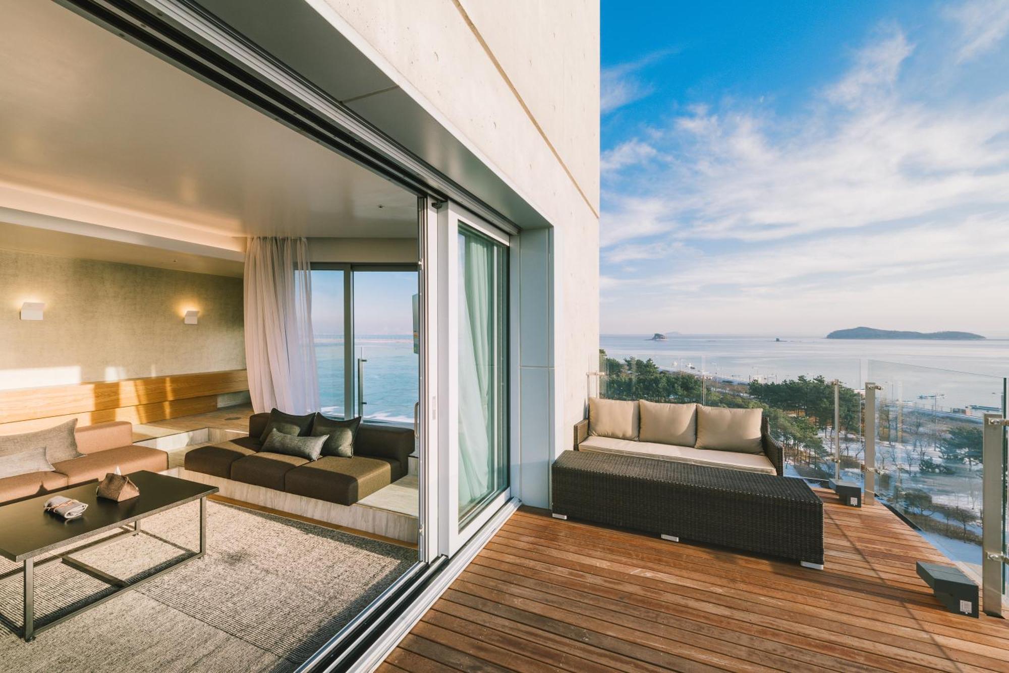 Nest Hotel